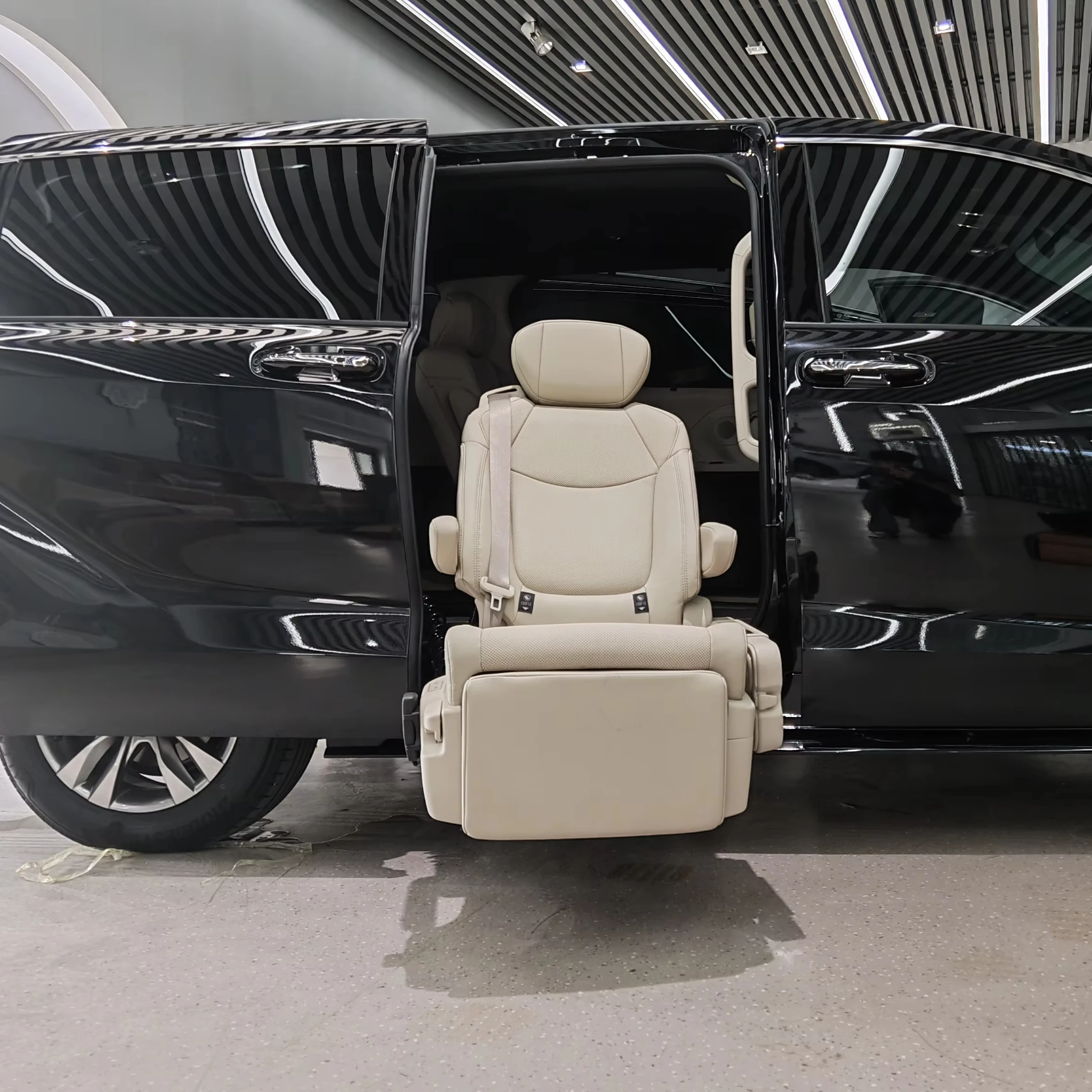 MPV SUV Van Modified Vehicles Luxury Leather Adjustable Swivel Lifting Car Seat Black for Disabled Handicapped Elderly