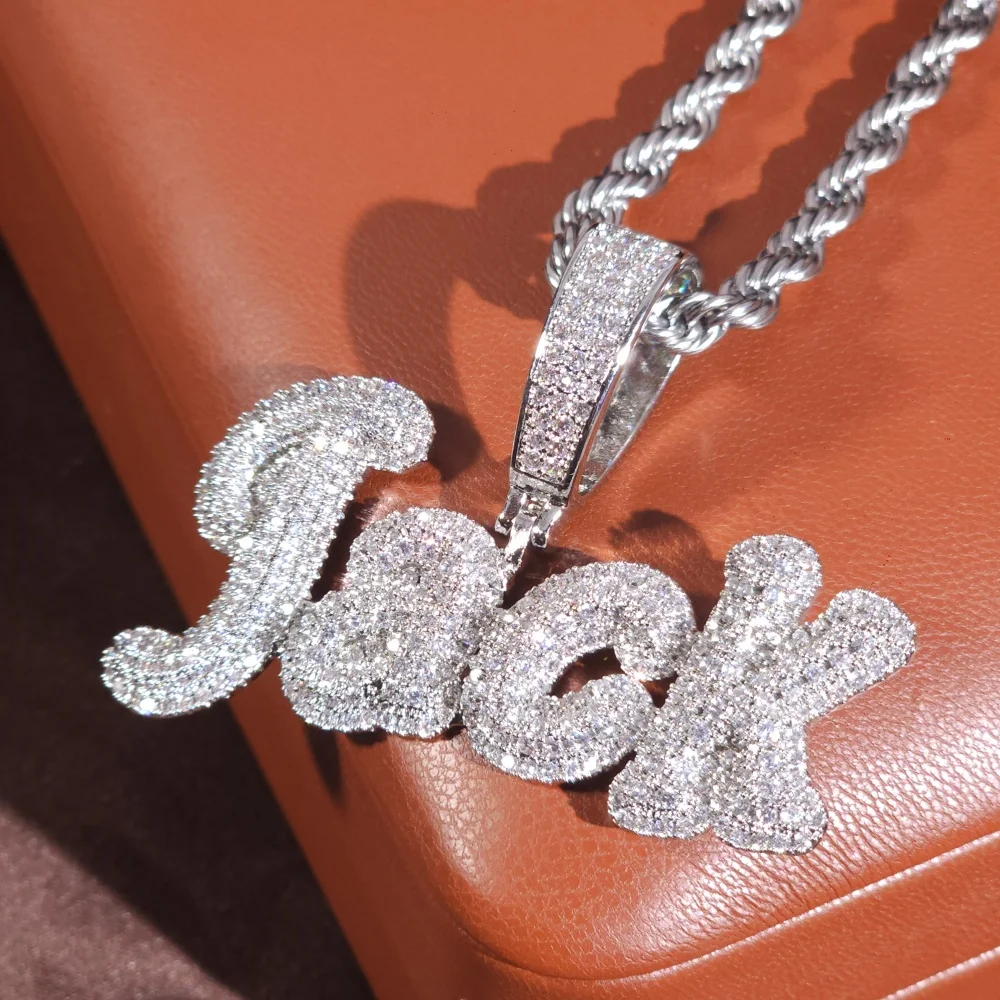 

Полностью выложенные рукописные буквы, подвеска на заказ, табличка с именем, полный ледяной цирконий, роскошный аксессуар, одинаковый наряд для ювелирных изделий в стиле хип-хоп