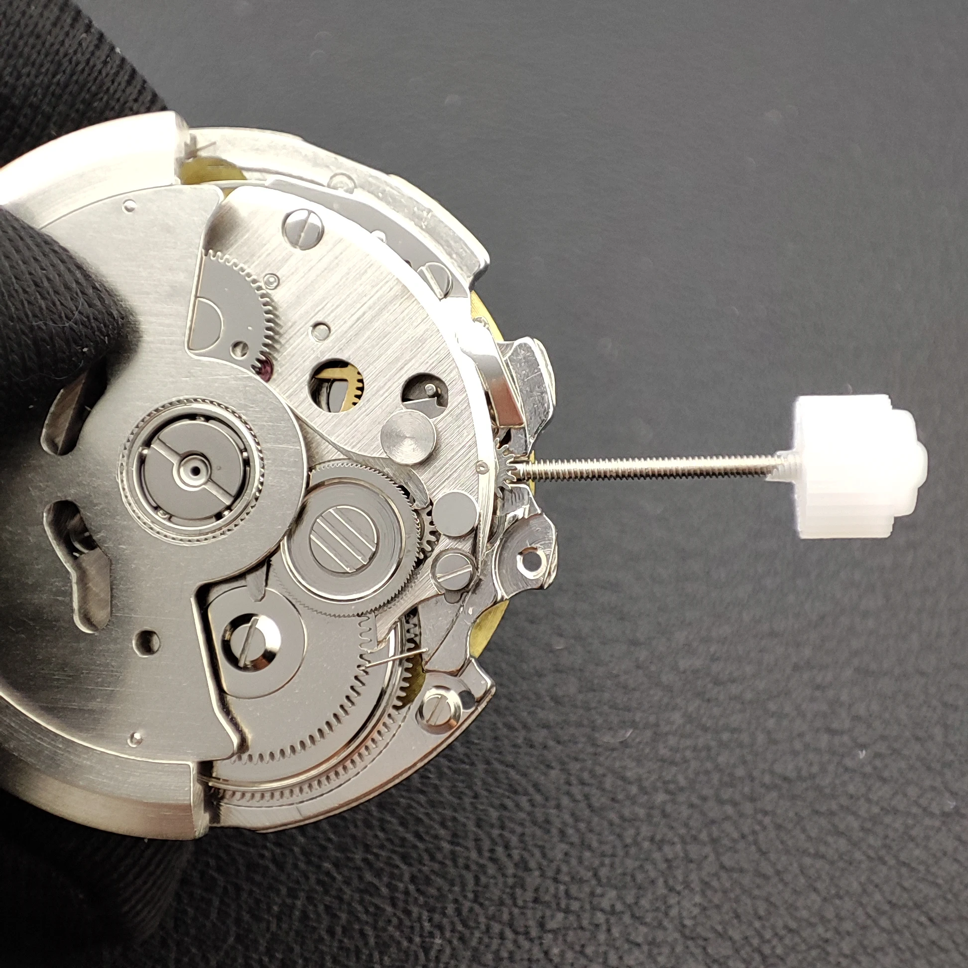 Movimiento mecánico automático NH35 de desarrollado independiente Hecho en China Movimiento NH35 para accesorios de repuesto de relojes para hombres