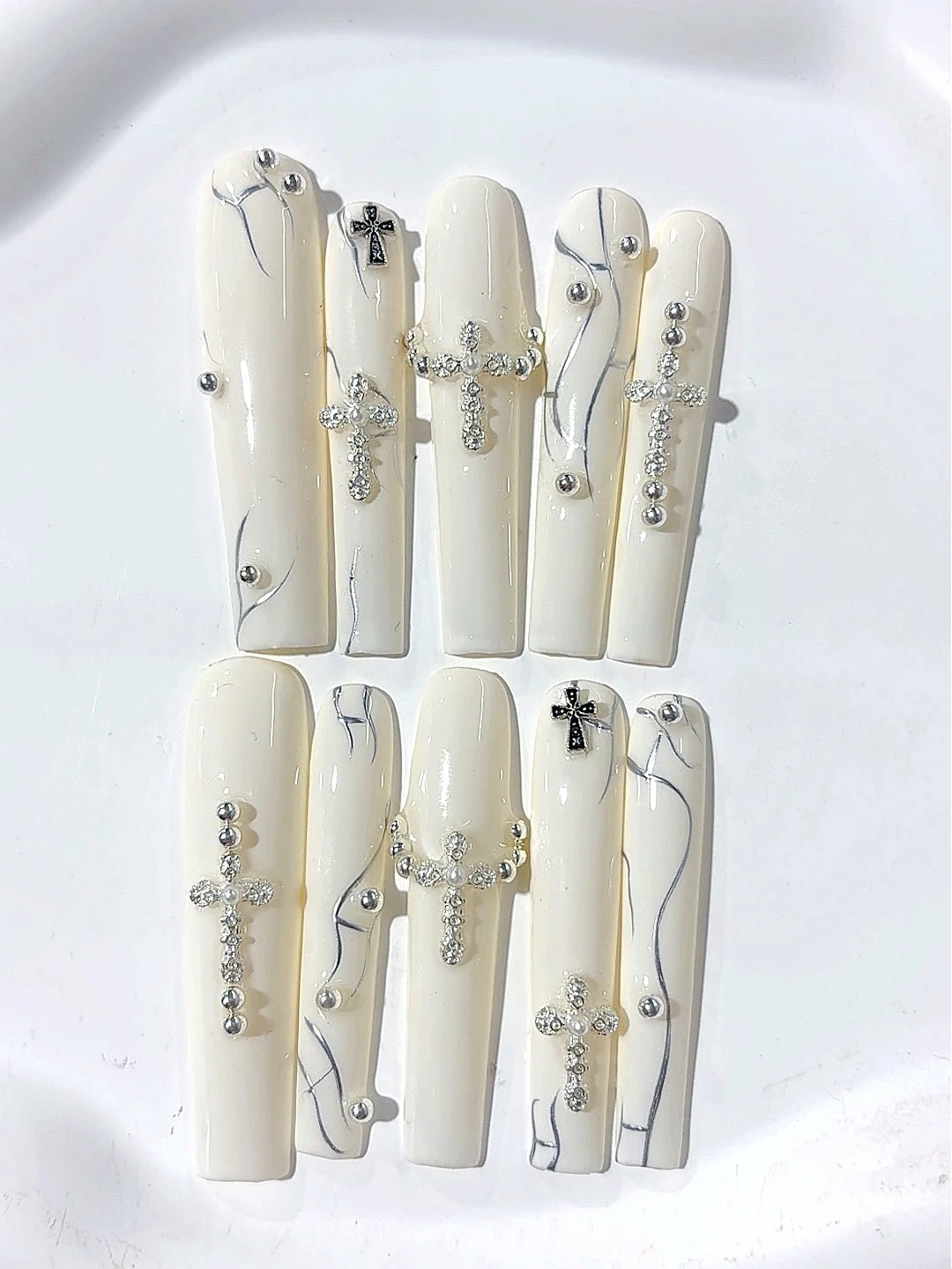 

5cm Off-White Line with Steel Beads on Water Pipe Style Fashion Manicure (L109)