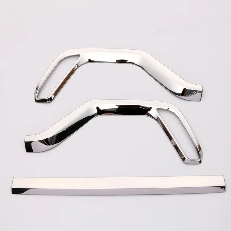 

Suitable for CROWN 220 modified 19 crown CROWN trunk bright strip rear bumper anti-collision decorative bright strip