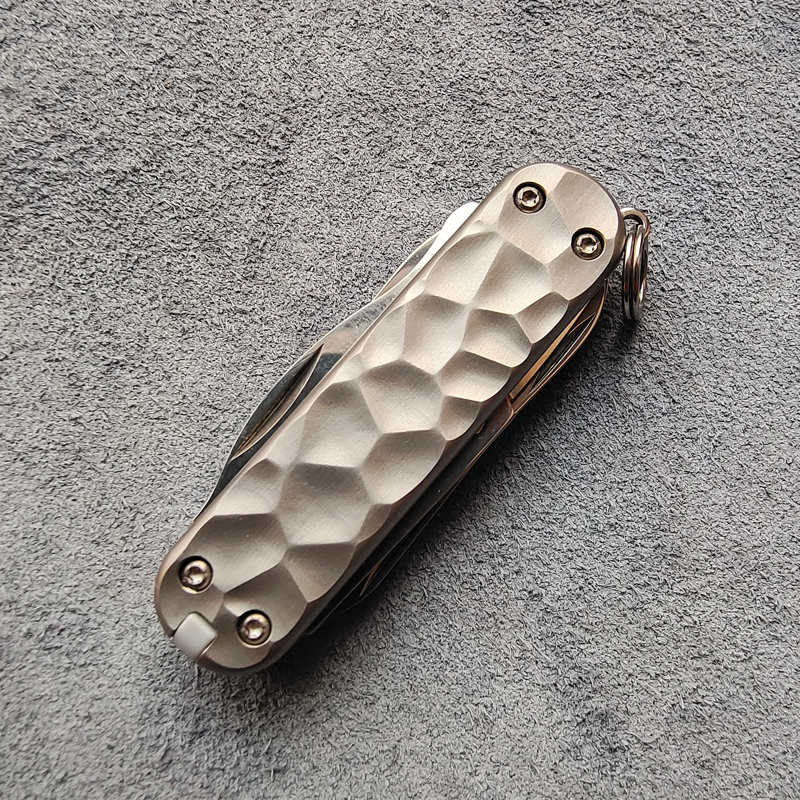 Custom made Titanium alloy handle patches suitable for the 58MM Victorinox Swiss Army Knife Rambler0.6363（Excluding knives）