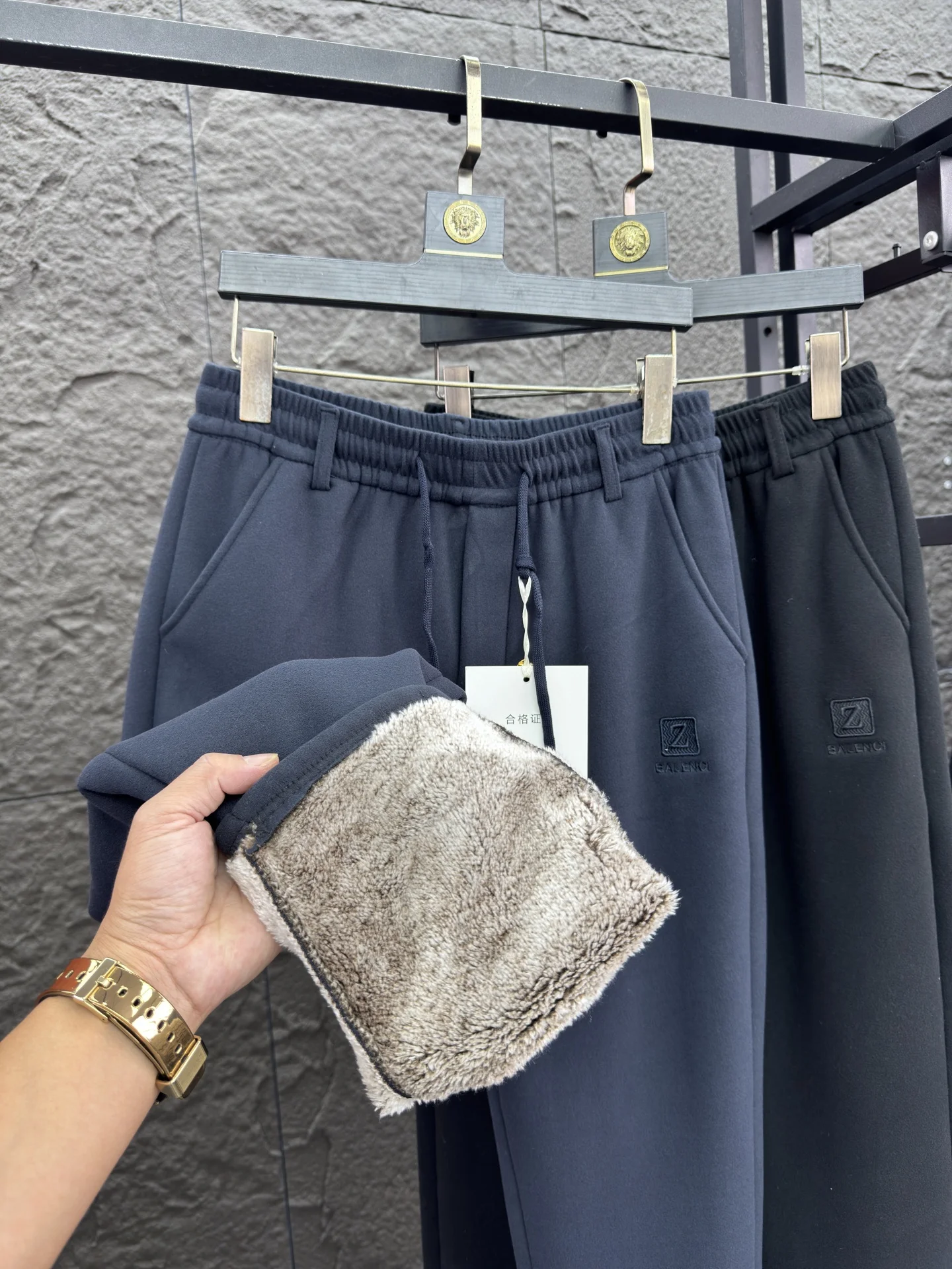 

Men's Thiened Gold Velvet Winter Comfortable Elastic Waist Fce Lined Straight Leg Casual Pants Embroidered Warm Trousers