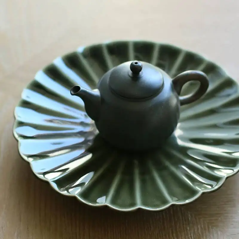 In-Stock Japanese Imported Arita Ware Cloth-Patterned Green Glaze Chrysanthemum Petal High Platform Round Pot Holder, High-Grade