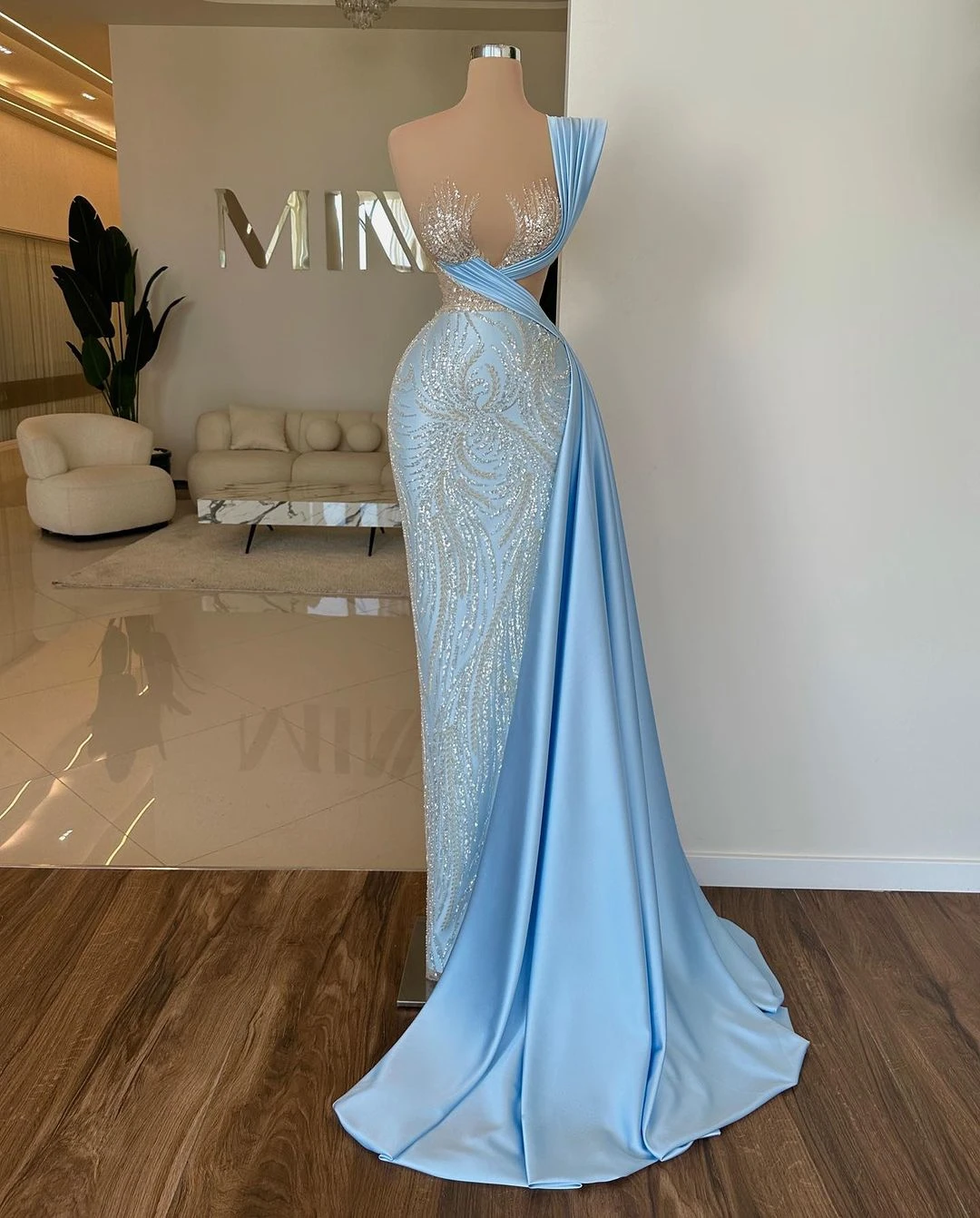 Sexy Evening Dresses Mermaid Designer Sleeveless Cutaway Sides Appliques Satin Pleats Court Gown Prom Dress Vestido De Noite