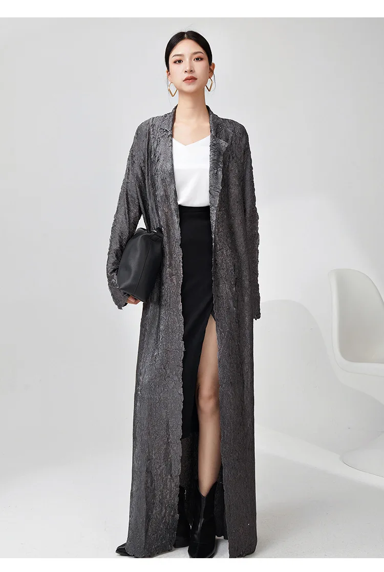 Stylish pleated trench coat for spring and autumn, long, elegant, loose-fitting, British style cardigan, Miyake coat.