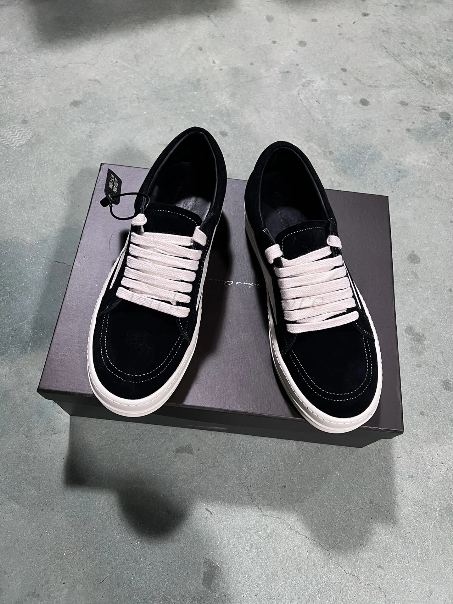 Black suede outer white leather retro casual shoes, high-quality sports, men's and women's new fashion