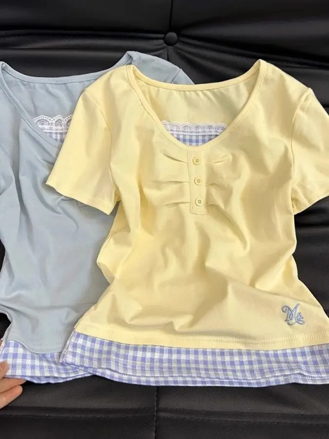 เสื้อผู้หญิงลายสก็อตแบบสองชิ้นปลอม ดีไซน์เชือกผูกเอว แต่งขอบลูกไม้ ปักลาย  ช่วยให้ดูผอมลง