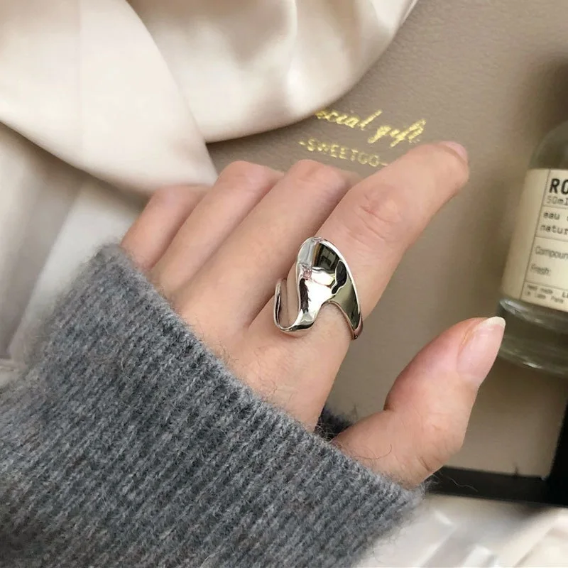 Classic exaggerated glossy textured wave opening rings for women light luxury high-end sense irregular curve ring party jewelry