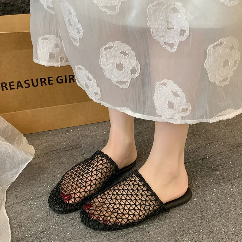 صنادل صيفية شبكية مجوفة للنساء أحذية مسطحة ضحلة 2025 أحذية شاطئ جديدة مريحة شباشب نسائية كلاسيكية