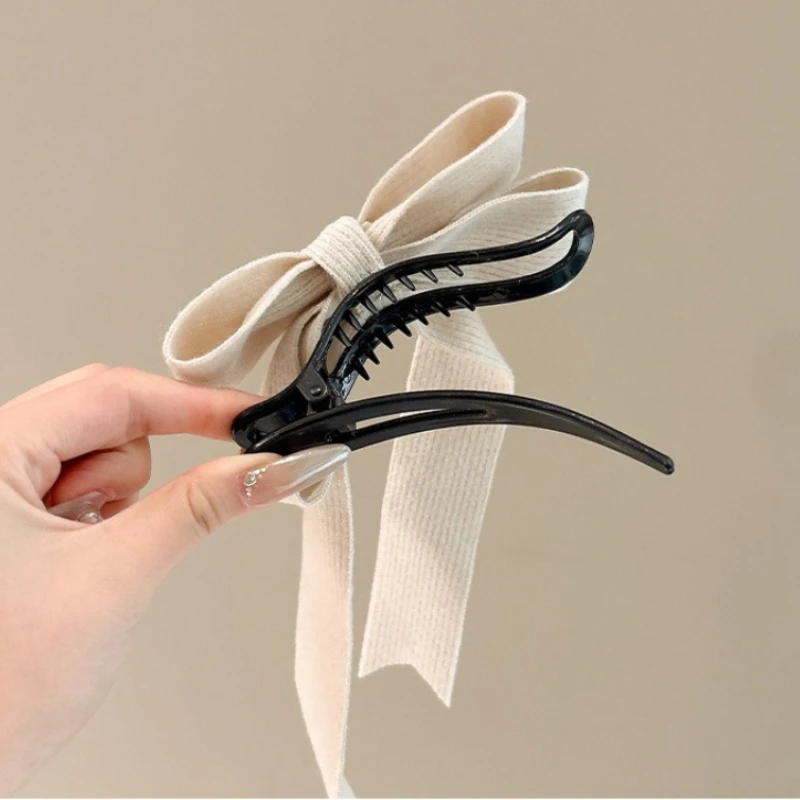 Strick-Haarspange im koreanischen Stil mit Satinschleife – minimalistische Krallenklammer für dünnes Haar, halbhohes Frisur-Accessoire für Frauen – Detail 10