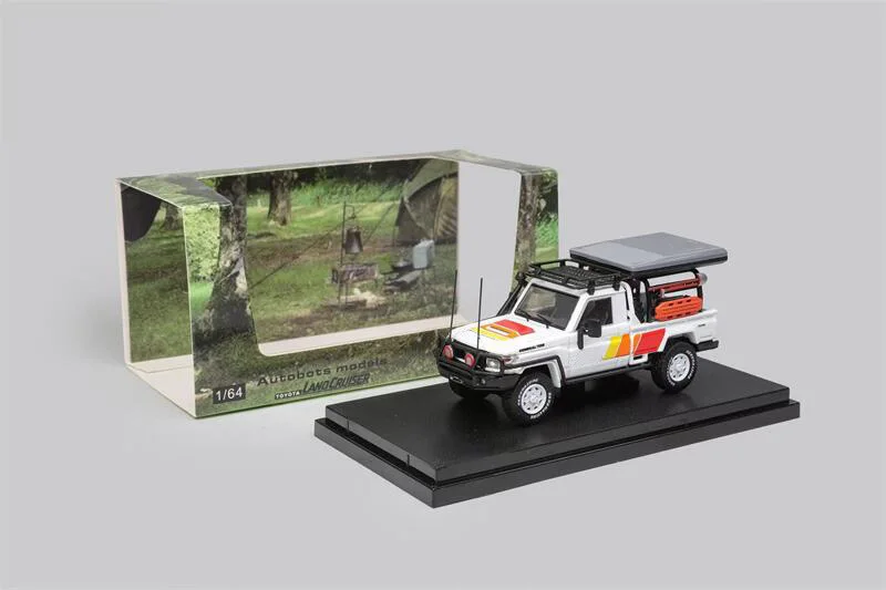 

(Предзаказ) Коллекционная модель автомобиля Toyota Land Cruiser LC79 Single Cabin Pickup в масштабе 1:64, литая под давлением