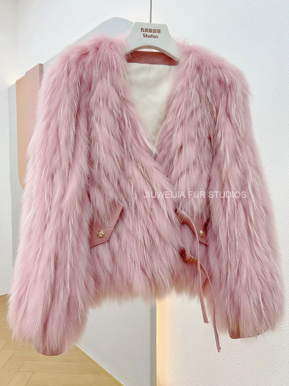 2026 Winter New Fur Strip Sewed Together Short Style Thin Raccoon Fur Fox Fur Coat Young Women's Coat