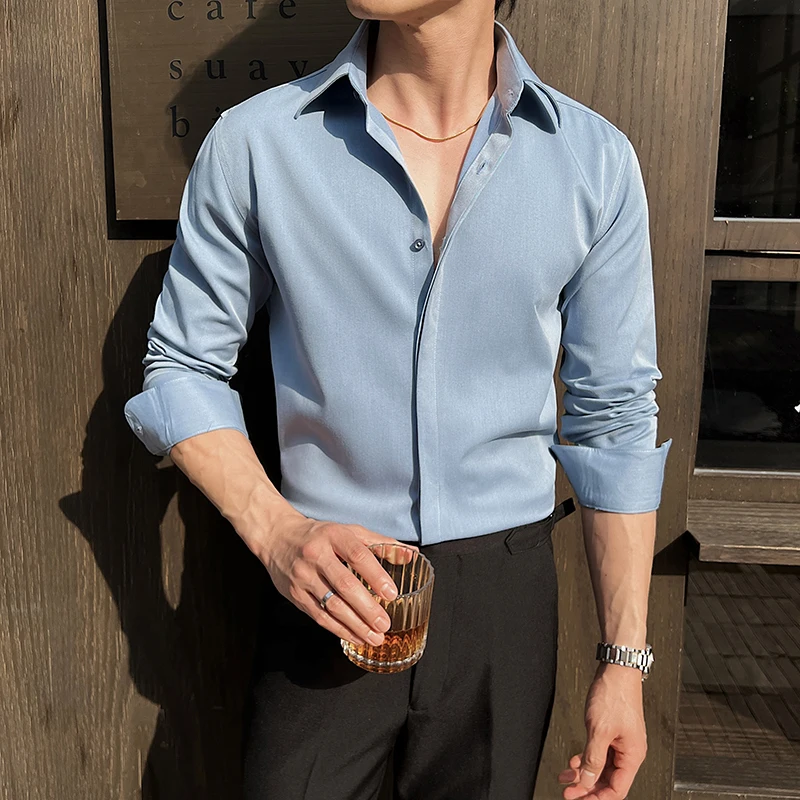 Męska koszula z ukrytą klapką - błękitna, biznesowa, casualowa, slim fit, ostre kołnierzyki, bez zmarszczek, wysokiej jakości wygląd, oddychająca