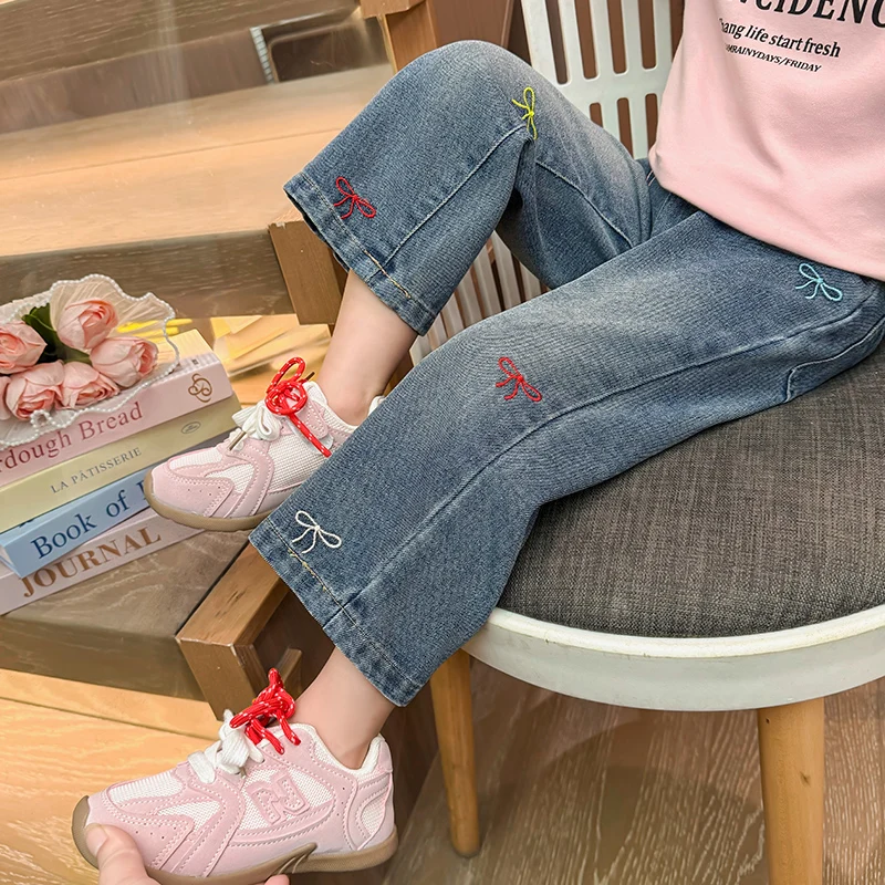 

Baby Girl Pants 2026 Spring New Butterfly Bow Embroidered Straight Leg Jeans Cute Playful Comfortable Casual Long Pants Age 2-9Y