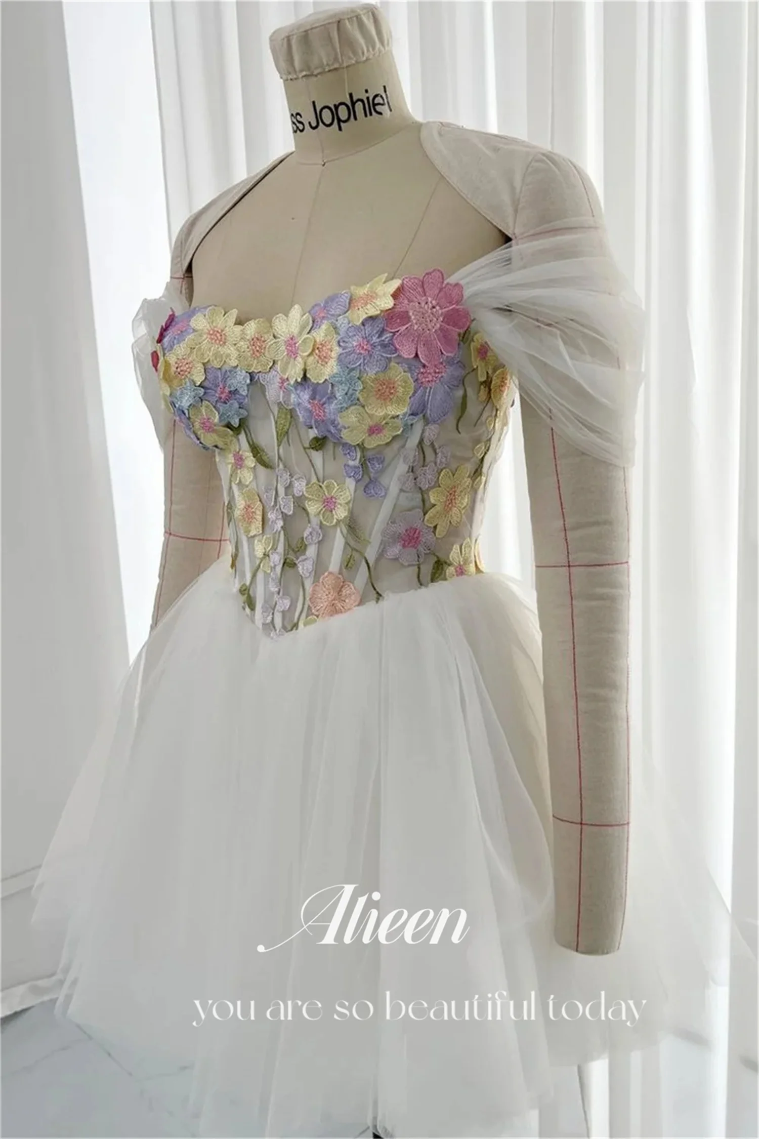 Aileen Back to School Season White Embroidery 3D Flowers Cocktail Dress Sweetheart Off the Shoulders Wedding Dresses Ball Gowns