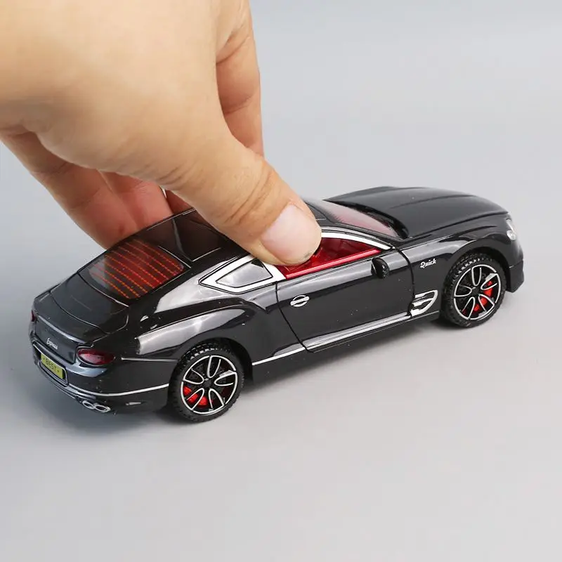 Vierdeurs automodel Kindersimulatie Speelgoedauto Traagheid Bestand tegen vallen Lichte muziek Plastic kleine auto