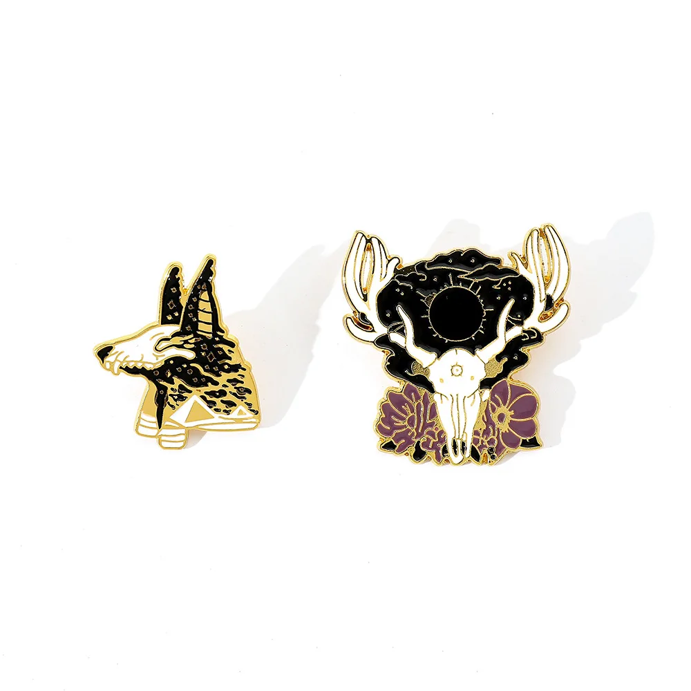 Halloween Brooch Personalized Funny Deer and Wolf Metal Badge Small Accessories Wholesale Cap Pins for Clothes Backpack Pin Bag