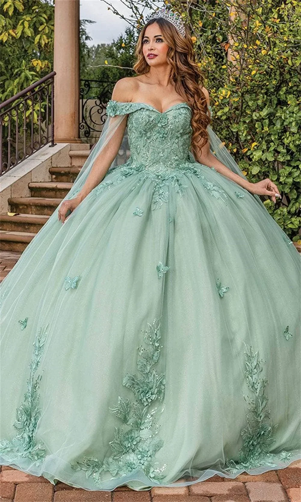 Angelsbridep Sage Green Off spalla Tulle Ball Gown abiti Quinceanera 2025 elegante con mantello da sera formale al pavimento