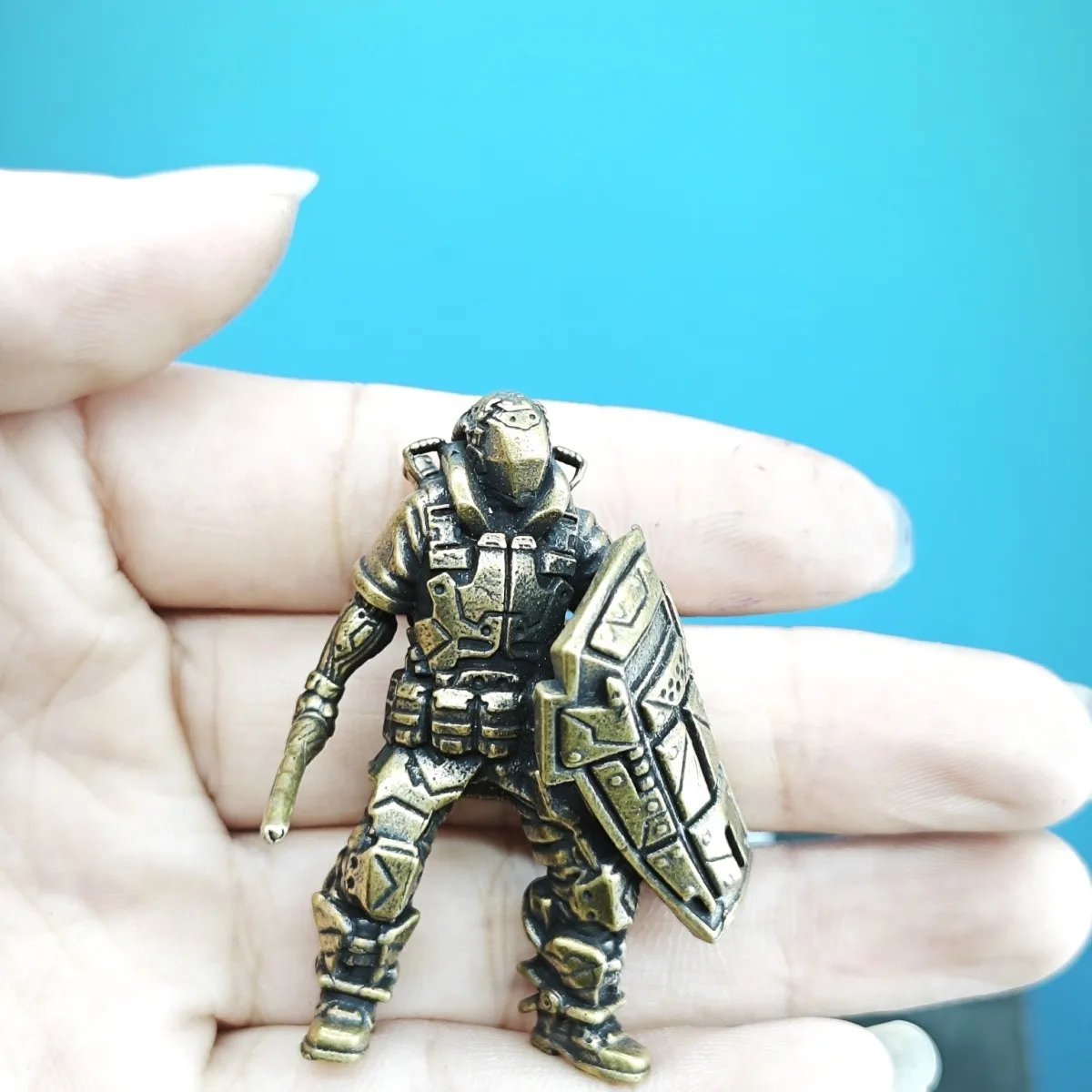 Brass Heavy Armor Assault Soldier Miniature Figure Sci Fi Diorama Sand Table Decor Micro Landscape Tabletop Display Ornament