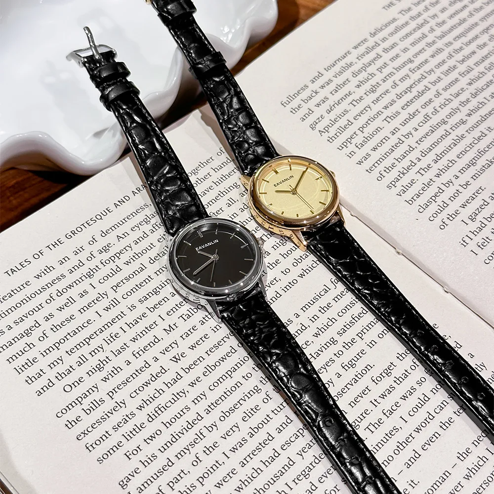 Nuevo reloj de cuarzo con correa de cuero negro y dorado vintage de lujo, un regalo creativo para mujeres, un reloj de pulsera para mujeres de alta calidad.