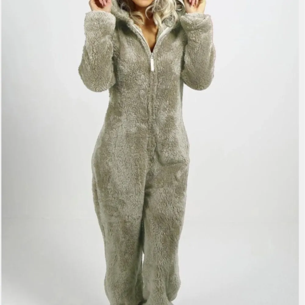 Hooded V-neck Pocket Loose Straight Tube Plush Zipper Hooded Jumpsuit Autumn Winter New Women's Long Sleeved Pants Ropa De Mujer