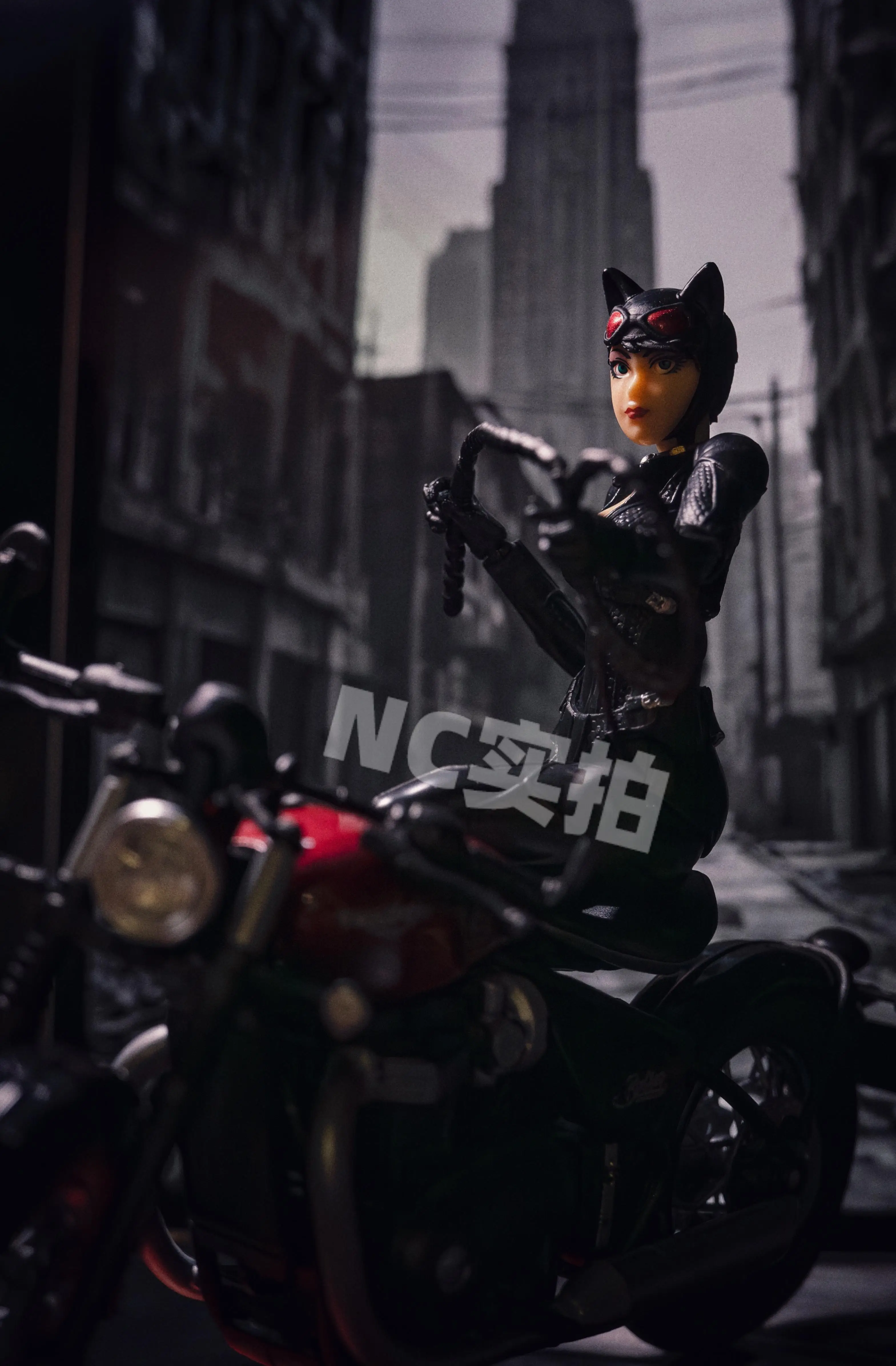 In Stock Amazing Yamaguchi Catwoman Revoltech Action Figure KO
