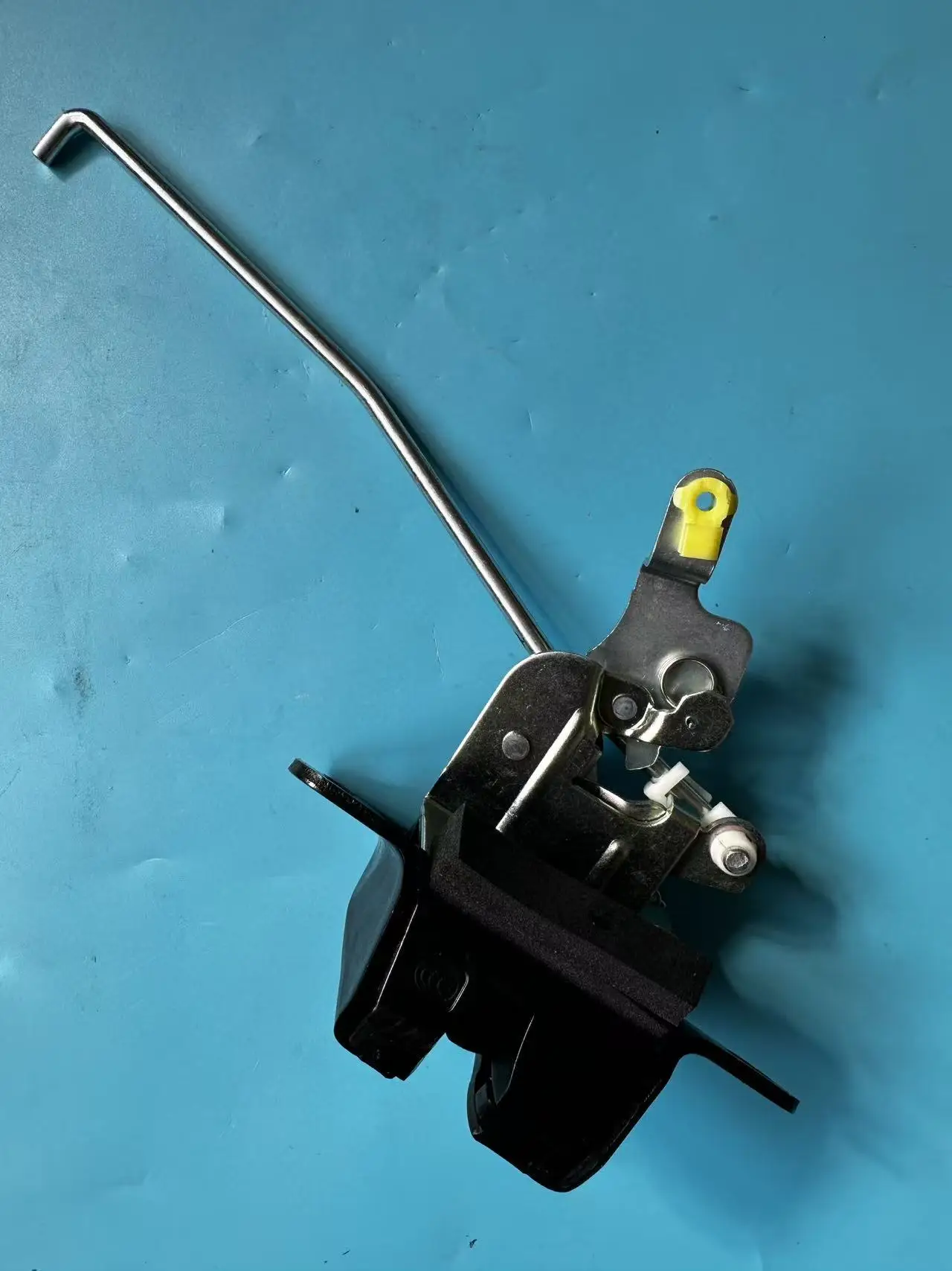 Genuine Tail Gate Latch Assy 7141021002 For Ssangyong Rodius/Stavic I 2004-2012