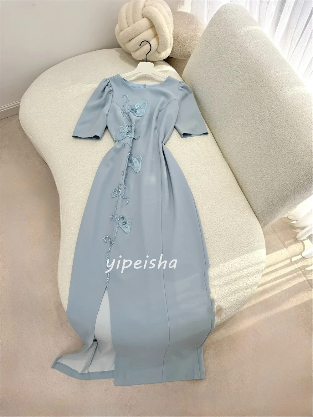 Op maat gemaakte bijpassende klassieke jersey kralen plooi rechte ronde hals lange jurken op maat gemaakte gelegenheidsjurken mode moderne stijl