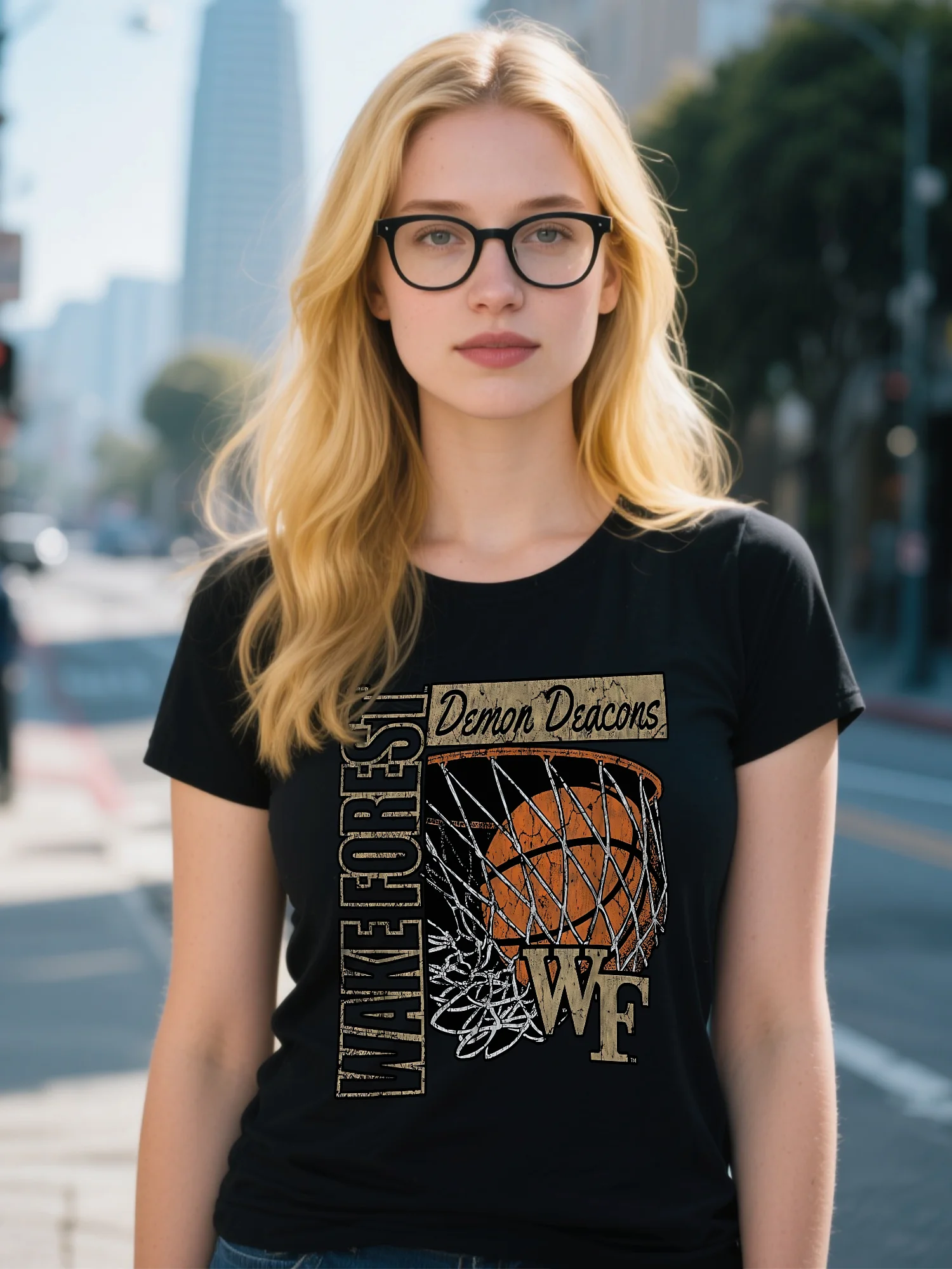 T-shirt da donna premium - Stampa artistica nera di graffiti di High Street, girocollo in morbido cotone, essenziale per l'estate