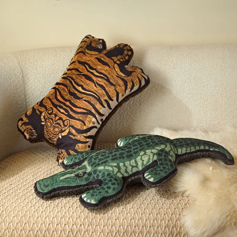 Retro Tiger Pillows Crocodile Cushion Stuffed Soft Decorative Pillow for Sofa Office Waist Rest Throw Luxury Home Decorations