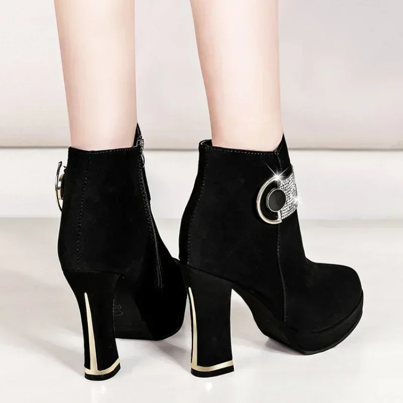 Modische rote Hochzeitsschuhe für Damen, Herbst/Winter, mit Fleece gefüttert, dicker Absatz, kurze Stiefel, Baumwolle, runder Kopf, warme High Heels