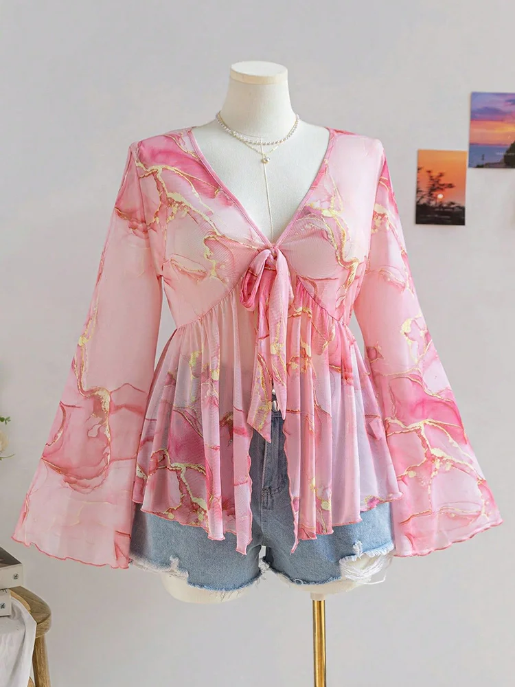 GIBSIE grande taille imprimé doux col en v cravate devant haut en maille femmes 2025 automne vacances Style complet manches évasées Peplum Blouse chemise