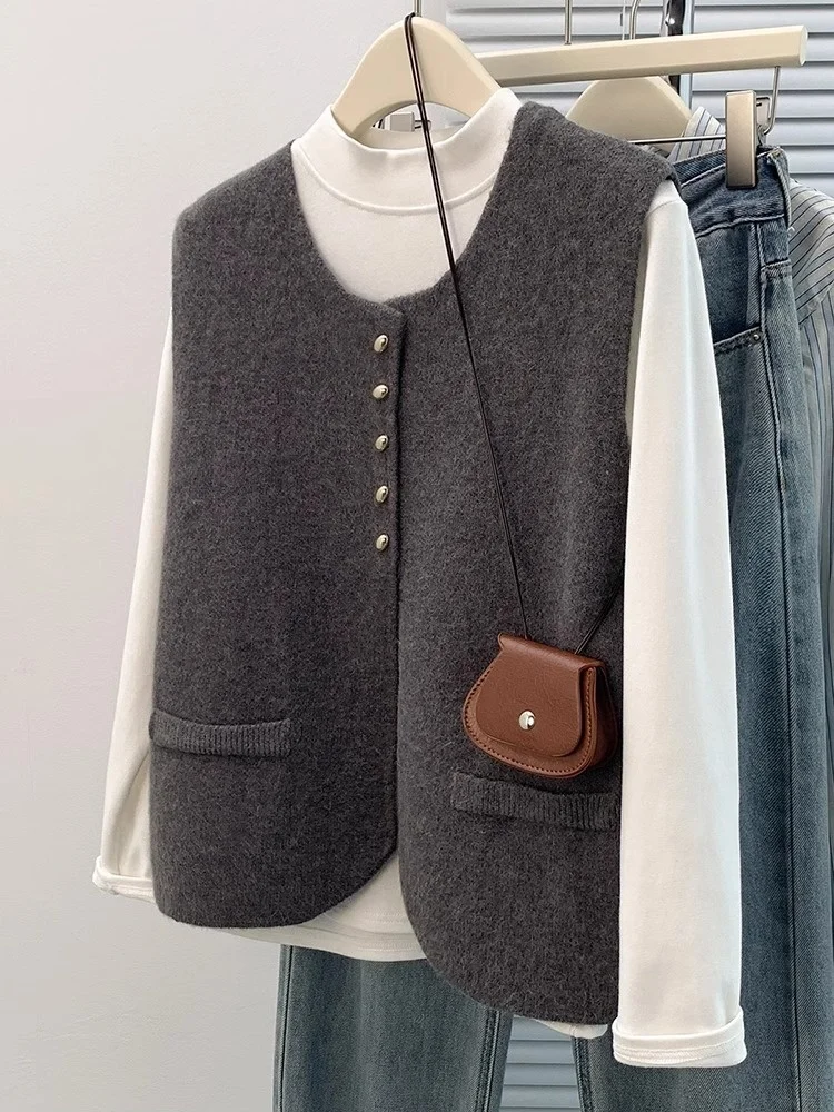 

Women's Knitted Waistcoats Autumn Winter Layering Blazer-Style Waistcoats with Round Neck Knitted Sweaters Warm Soft Waistcoats