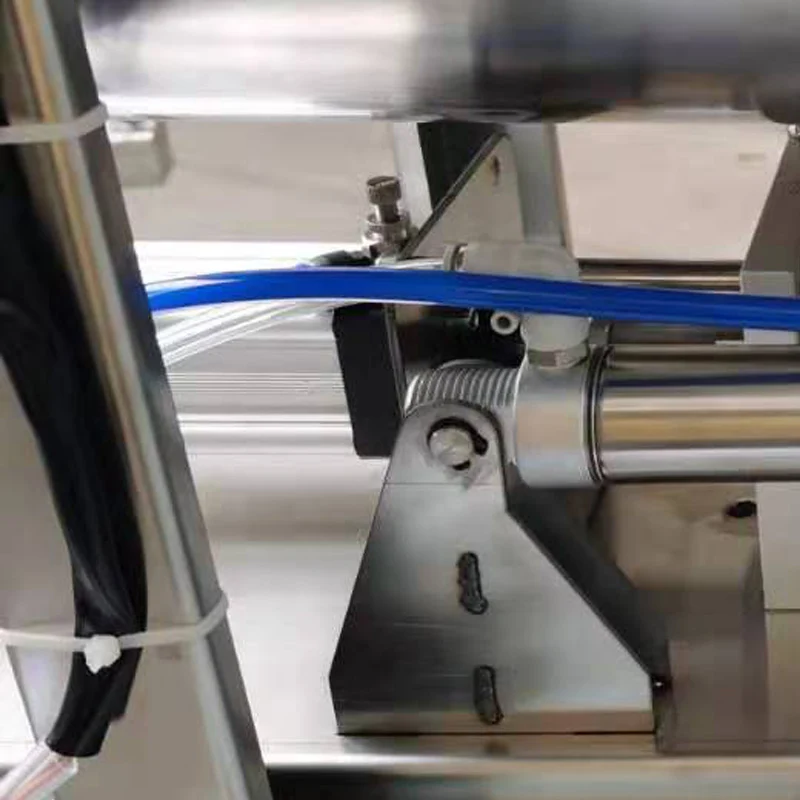

15-35Bag/Min Pneumatic Liquid Paste Packing Machine For Chili Sauce Hot Pot Base Honey Tomato Sauce Packing Machine