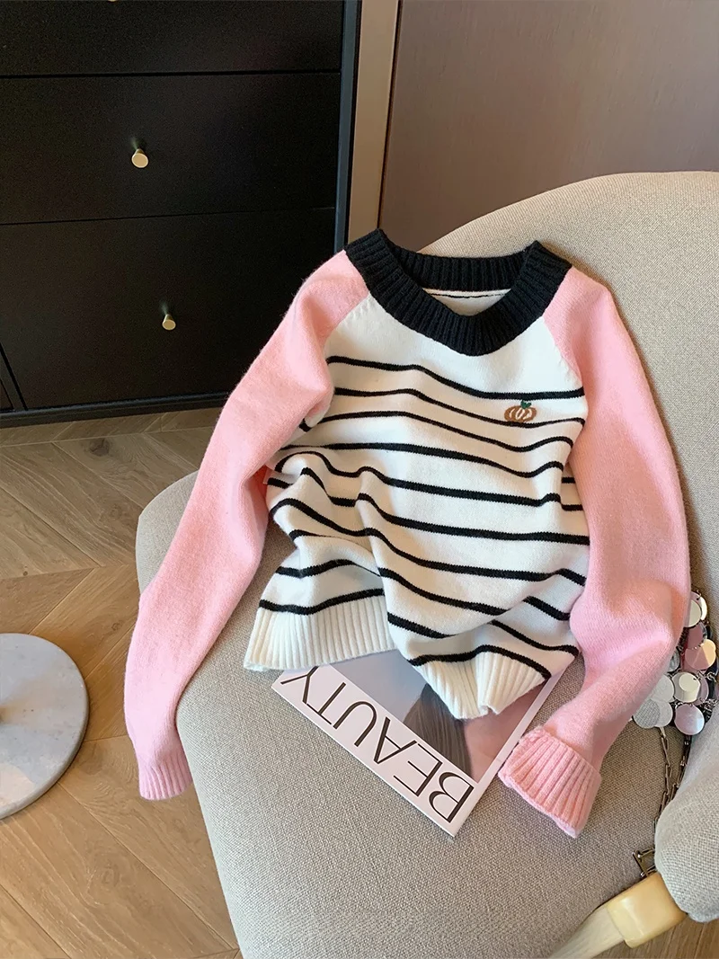 

Women's round Neck Embroidered Knit Sweater Soft Cozy Stripe Color Block Autumn Winter New Style Ageless Versatile Korean Style