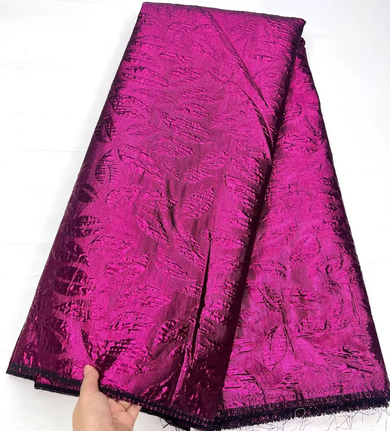 Tessuto di pizzo broccato jacquard francese di lusso 2025 Tessuto di pizzo dorato Nigeria di alta qualità per abiti da sposa da festa da donna cucito
