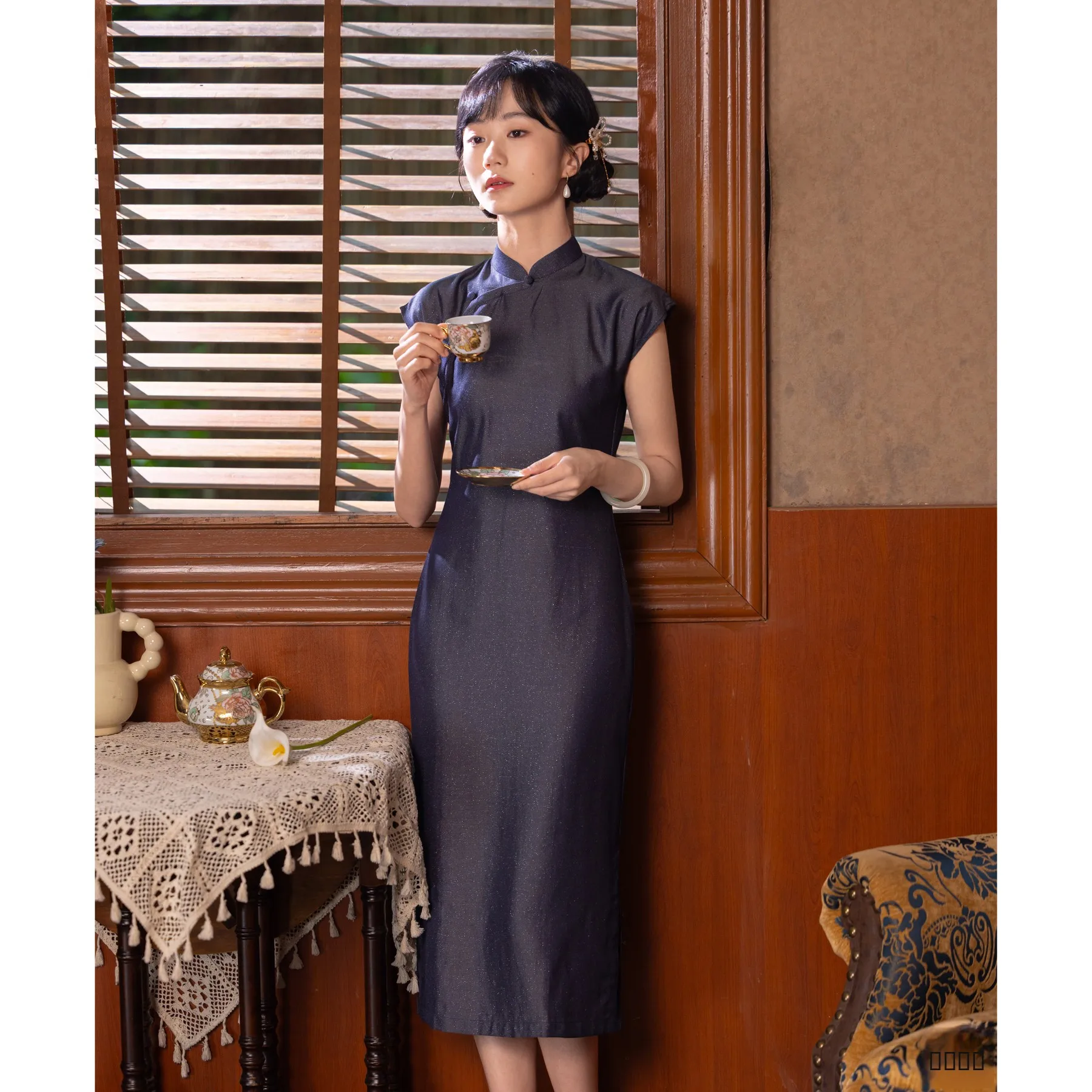 

Мужская футболка Man Ni 40S с низким воротником из шелковистого ацетатного денима, модная, для повседневной носки, молодежная, дышащая, летняя, в традиционном китайском стиле.