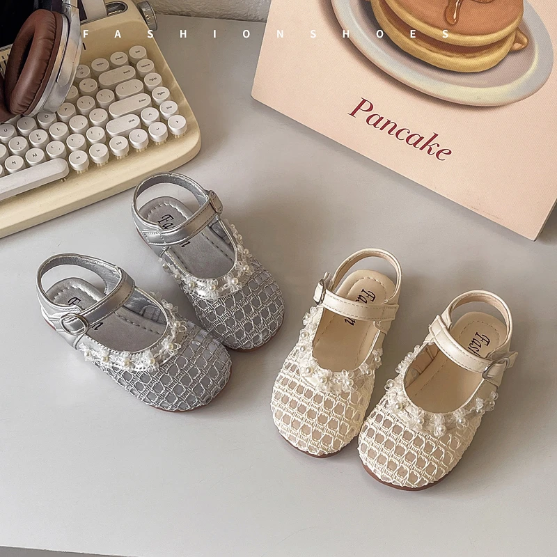 Toddler Girls Hollowed-out Mesh Sandals with Cute Flowers 2026 New Summer Kids Beach Vacation Sandals Soft Sole Princess Party