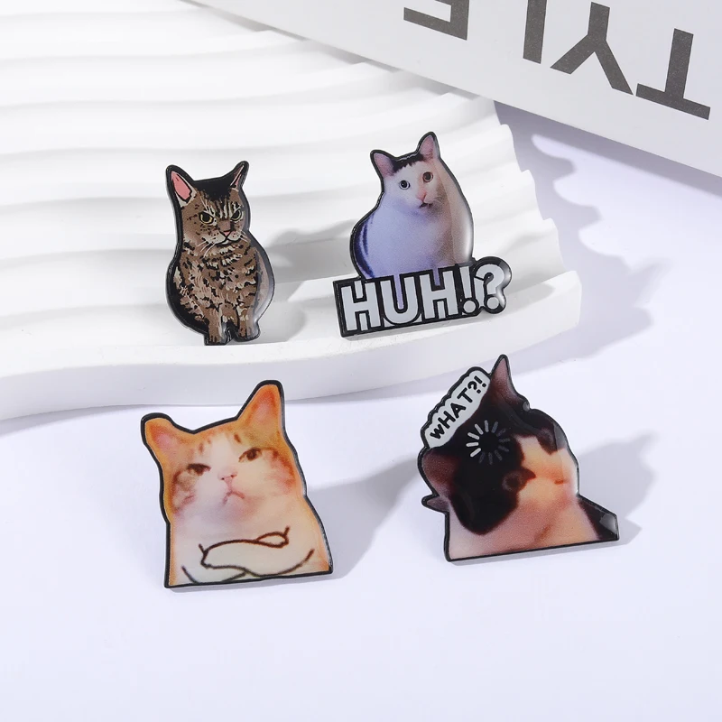 Huh!? What?! Cat UV Printing Brooch Funny Kitten Pet Angry and Arrogant Kitten Meme Brooches Lapel Badge Jewelry Gift for Friend
