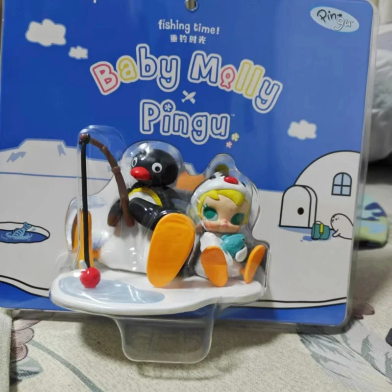 Anime Figuur Baby Molly X Pingu Vissen Tijd Handheld Hang Kaart 18 cm Model Poppen Beeldjes Pvc Collectie Trendy Speelgoed voor Geschenken