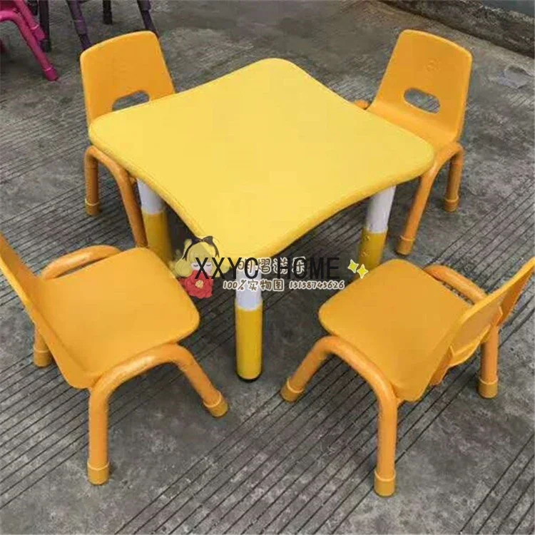 Squarefour-Person lifting Vier-Personen-Spitze Studie Kindergarten und