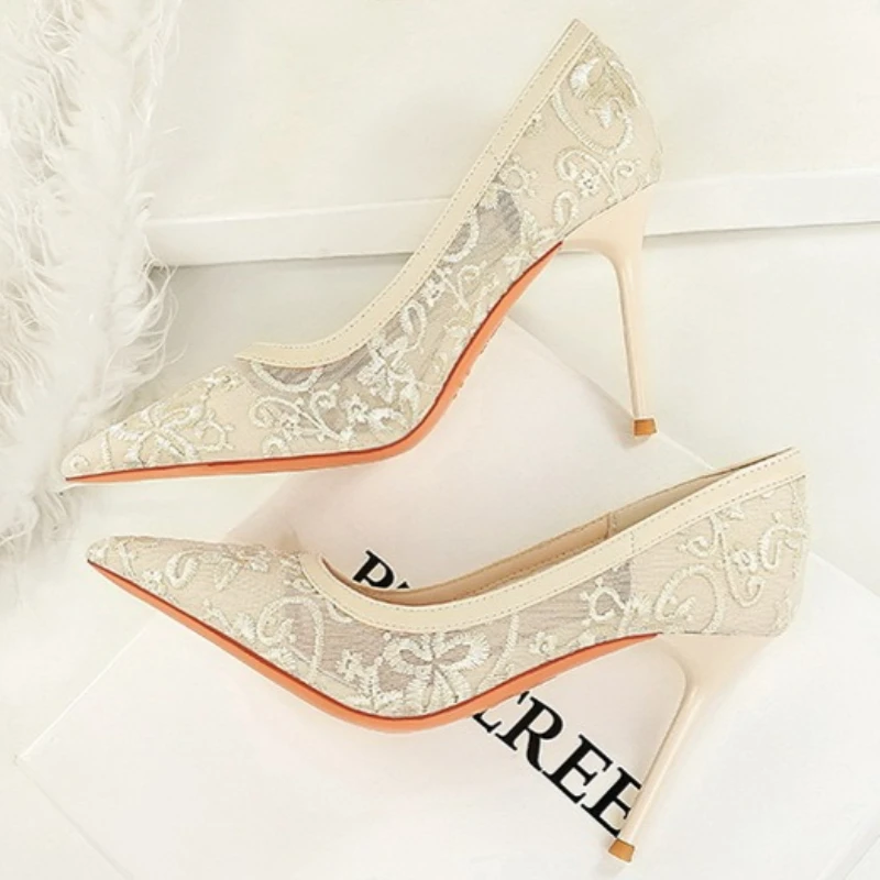 Women Elegant Decoration Air Mesh 9.5cm High Heels Pumps Female Chic Party Celebration Shoes Lady Fashion Pointed Toe Shoes view 5