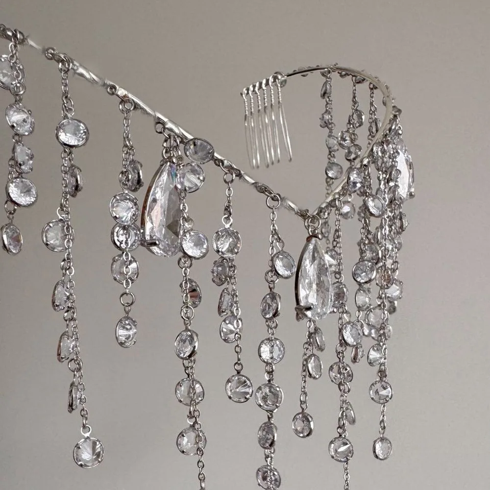 女性用ラインストーンタッセルヘッドバンド1個 - カスケードウォーターフォールデザインの輝くブライダルヘアアクセサリー、プリンセススタイル