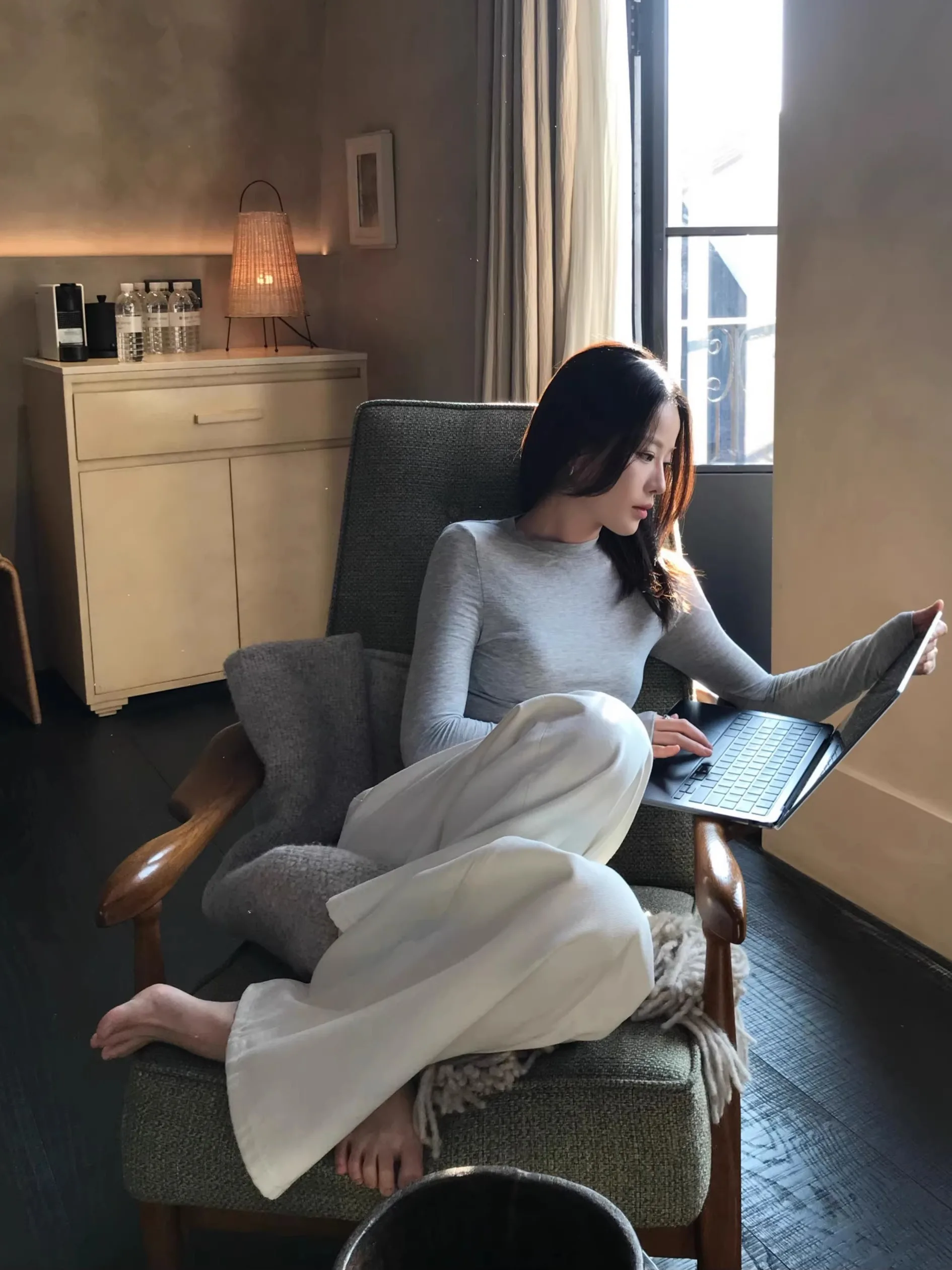 

Новая женская облегающая футболка-базовый слой (26), теплая, приятная к телу, повседневная, с длинным рукавом, круглым вырезом, из модала, нейлона и спандекса