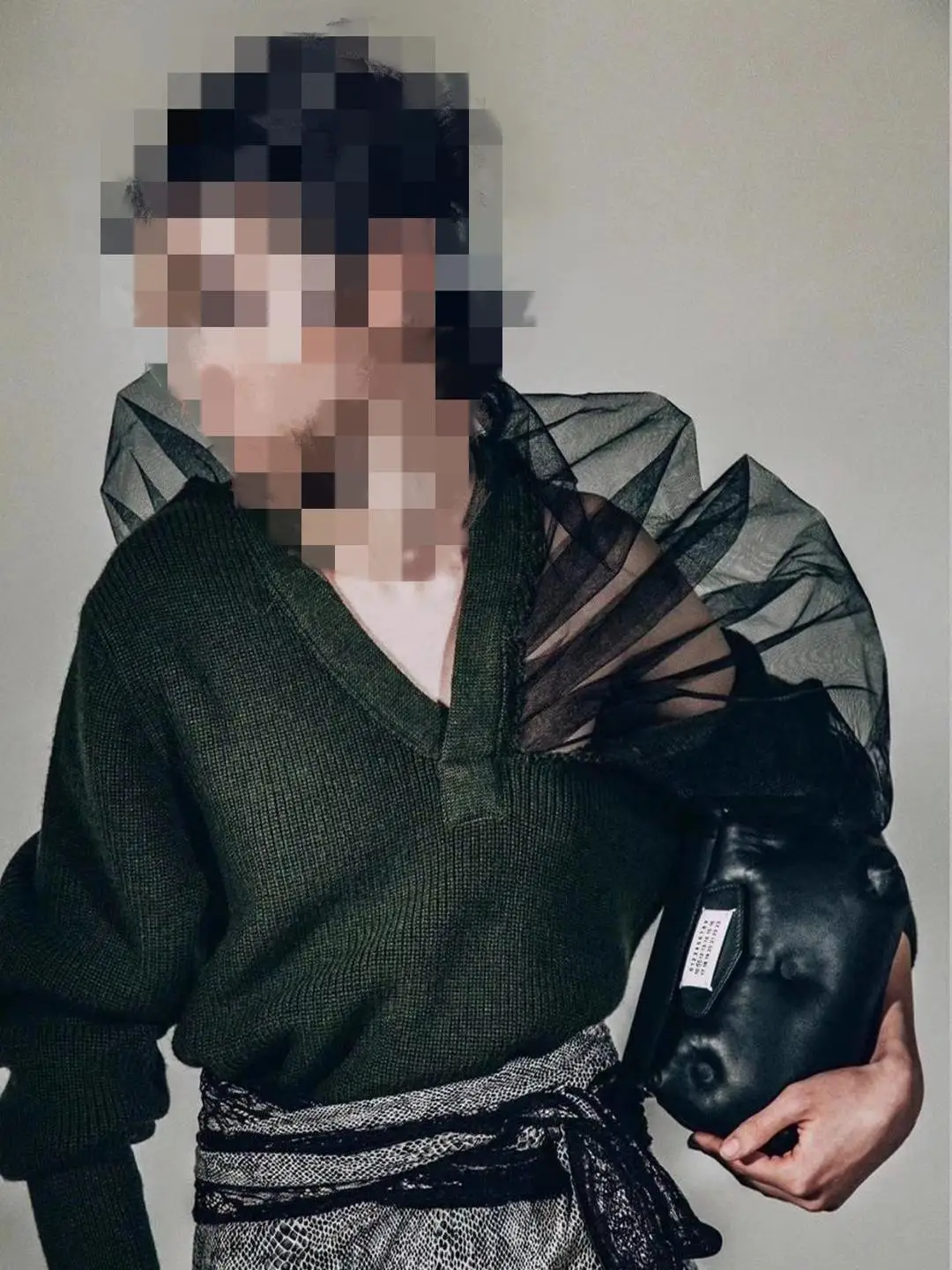 

een Asymmetrical Ba V-Ne Woolen Sweater Women's Oversized Street Sle Knitted Top with Me Splicing And Bubble Sves