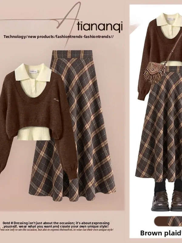 

Ретро-комплект из трех предметов: вязаная рубашка в клетку, юбка и теплый лонгслив для женщин. Зимний повседневный костюм.