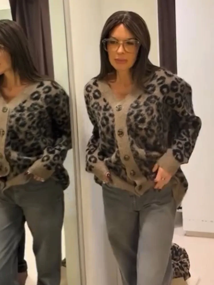 

HH Women Fashion Leopard Print V-Neck Cardigans Women Knitted Cardigan Chic Loose Single Breasted Long Sleeve Autumn Top
