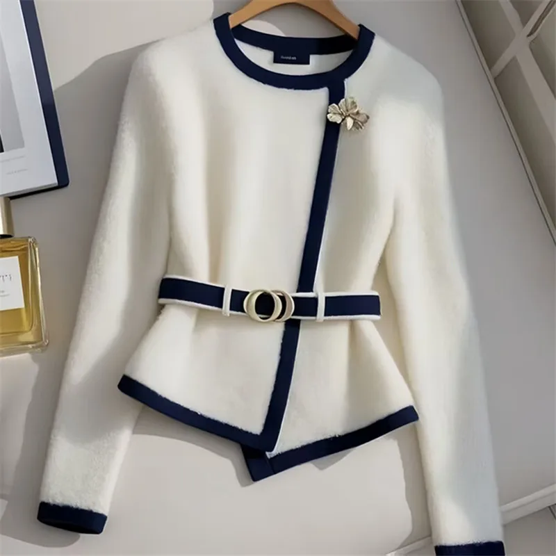 คุณภาพสูงแฟชั่นการออกแบบเสื้อแจ็คเก็ตผู้หญิงฤดูใบไม้ร่วงฤดูหนาวหนาแขนยาว Contrast สีไม่สม่ําเสมอ Elegant Coat Top กับเข็มขัด