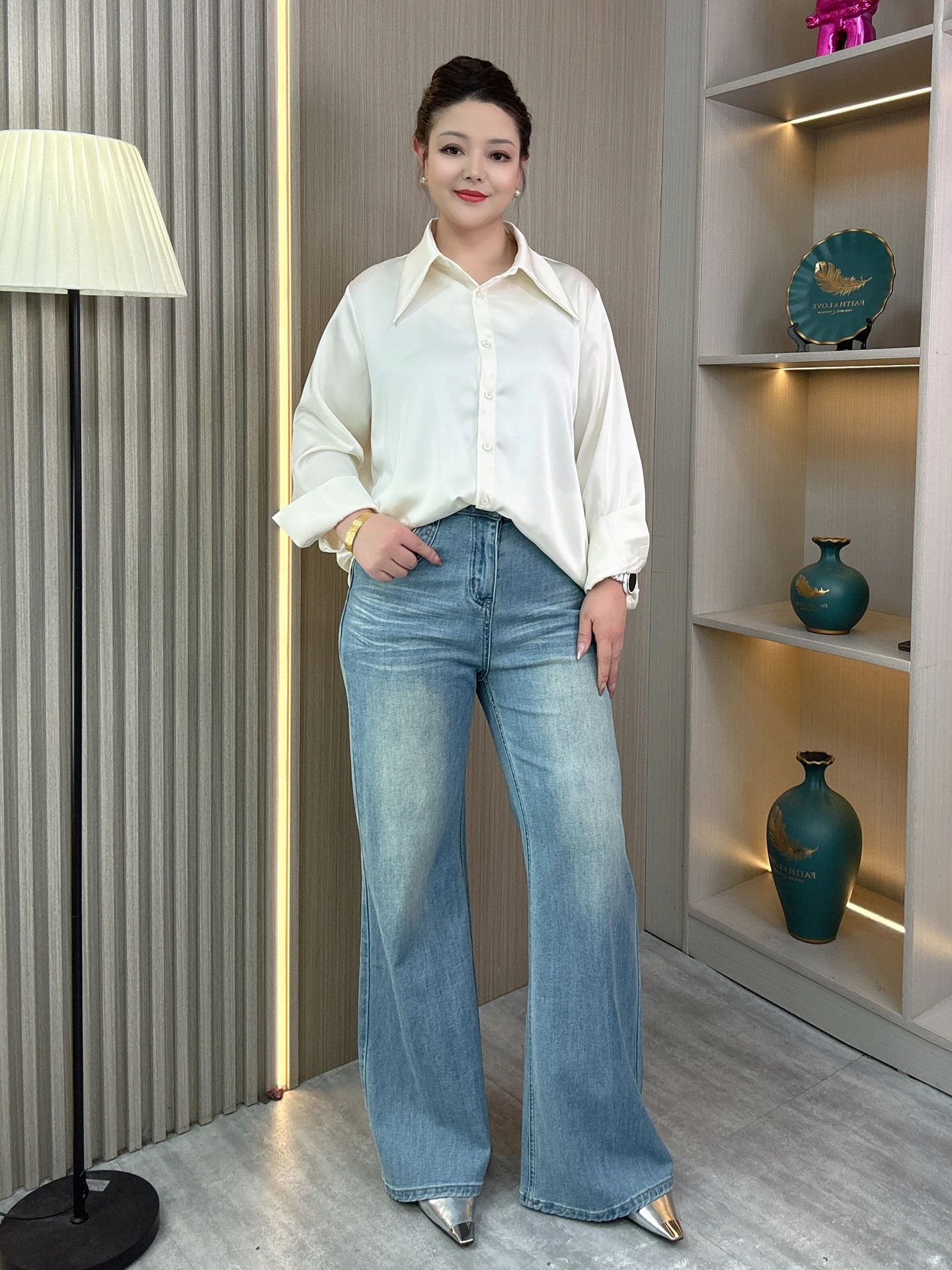 

Light Blue Vintage Flared Jeans Women's plus Size High Waist Slimming Casual Wide Leg Floor Length Pants Spring Season
